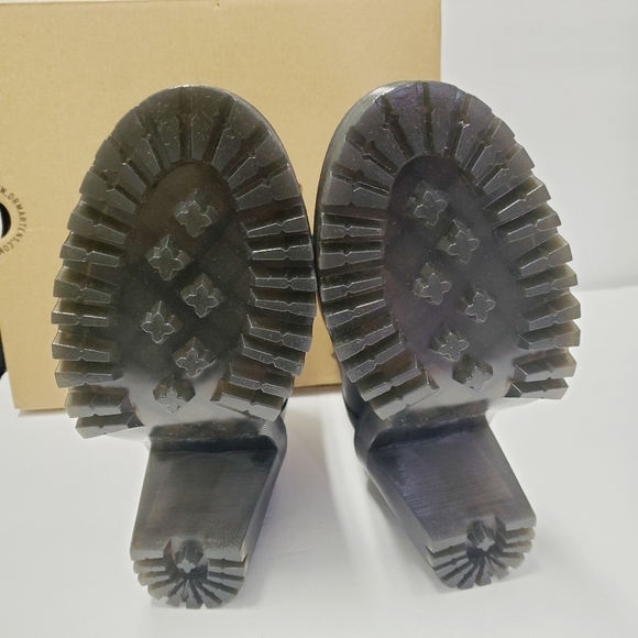 Dr. Martens Women's Averil Fashion Black Boots - Picture 6 of 10